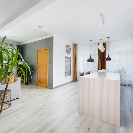 T&b Luxury House In *