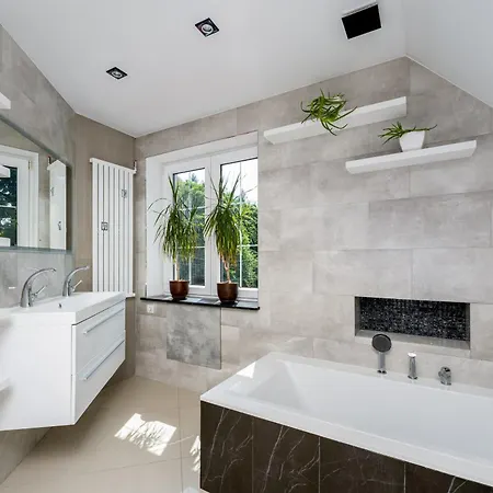 T&b Luxury House In *